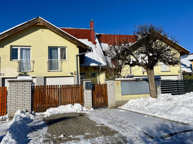 Eladó sorház, Kecskeméten 94.9 M Ft, 5 szobás