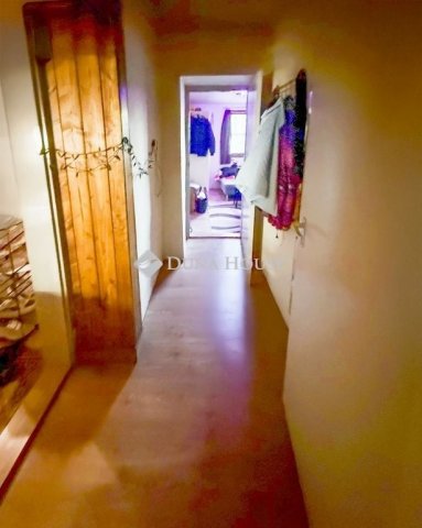 Eladó családi ház, Lajoskomáromban 29.7 M Ft, 3 szobás