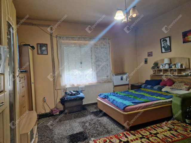 Eladó családi ház, Bábolnán 42 M Ft, 4 szobás