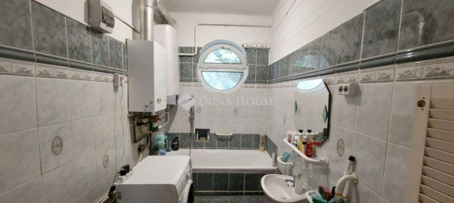 Eladó családi ház, Szárligeten 85 M Ft, 4 szobás