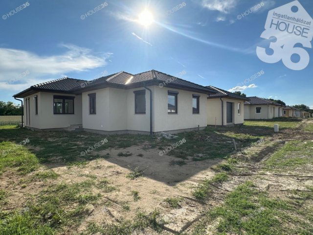 Eladó családi ház, Kecskeméten 85 M Ft, 4 szobás