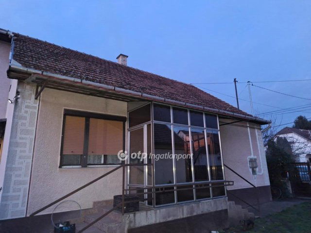 Eladó családi ház, Hajdúböszörményen 69.9 M Ft, 2+1 szobás