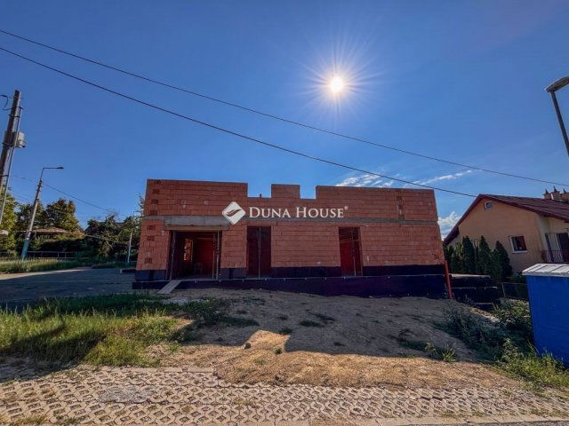 Eladó téglalakás, Budapesten, III. kerületben 83.61 M Ft