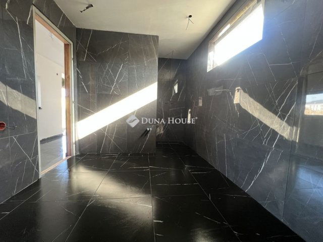 Eladó téglalakás, Hódmezővásárhelyen 60 M Ft, 4+1 szobás