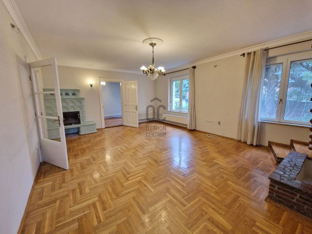 Eladó családi ház, Tatán 129 M Ft, 5 szobás