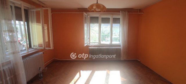 Eladó családi ház, Tiszafüreden 30 M Ft, 3 szobás