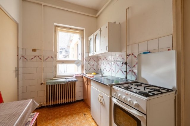 Eladó családi ház, Nyergesújfaluban 43.5 M Ft, 3 szobás