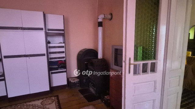 Eladó családi ház, Szellőn 23.7 M Ft, 3 szobás