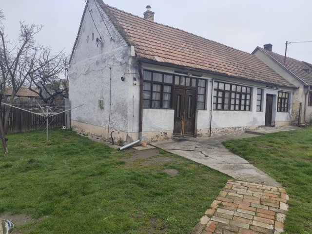 Eladó családi ház, Nagyalásonyon 16.5 M Ft, 1+1 szobás