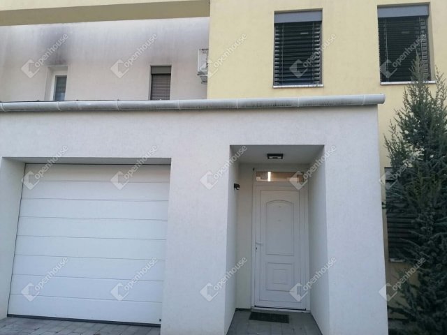 Eladó sorház, Győrött 105 M Ft, 5 szobás / költözzbe.hu