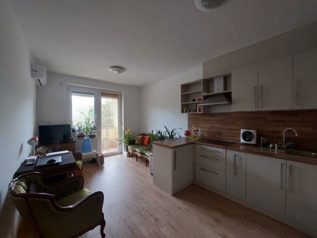 Eladó téglalakás, Velencén 48 M Ft, 2 szobás