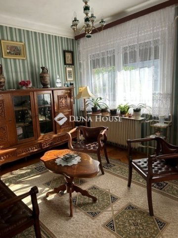 Eladó családi ház, Vácon 110 M Ft, 5 szobás