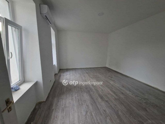 Eladó téglalakás, Tápiószelén 29.99 M Ft, 3 szobás