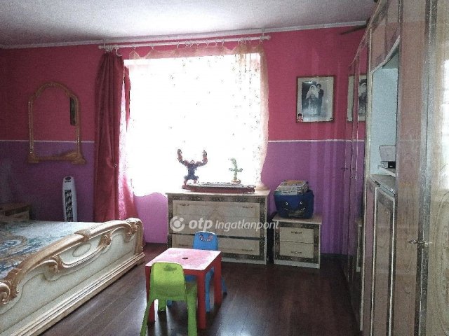 Eladó családi ház, Ajkán 28.9 M Ft, 2 szobás