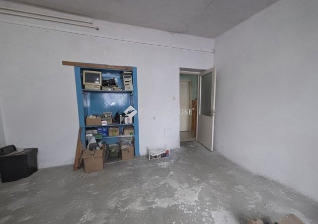 Eladó családi ház, Szegeden 69 M Ft, 2 szobás
