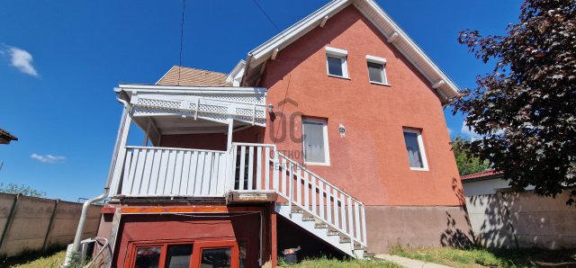 Eladó családi ház, Esztergomban 86 M Ft, 6 szobás