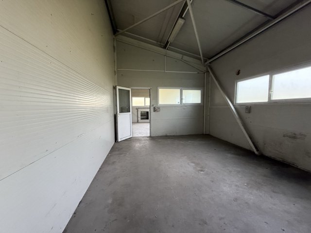 Eladó ipari ingatlan, Gödöllőn 300 M Ft / költözzbe.hu
