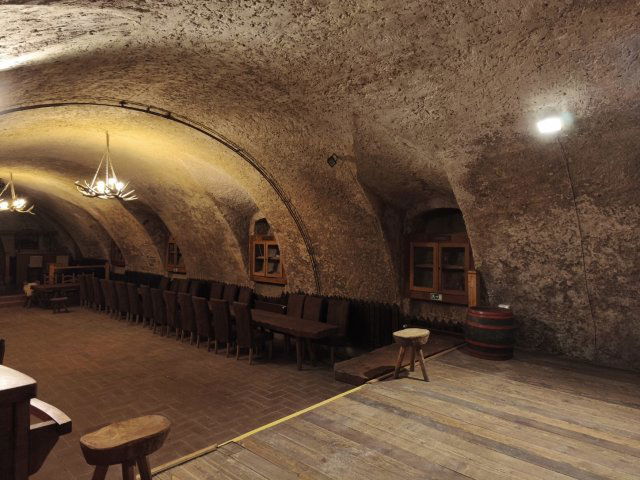 Kiadó üzlethelyiség, Cserszegtomajon, Palotai utcában