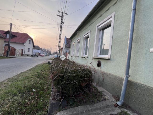 Eladó családi ház, Tapolcán 44.5 M Ft, 3 szobás