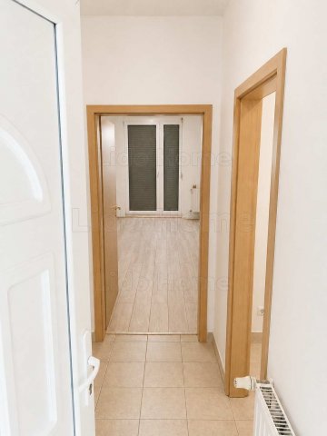 Eladó téglalakás, Veszprémben 53.9 M Ft, 1 szobás