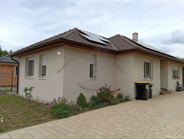 Eladó családi ház, Győrszemerén 109.99 M Ft, 5 szobás