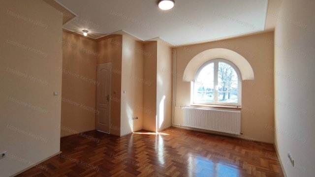 Eladó családi ház, Böhönyén 80 M Ft, 7 szobás