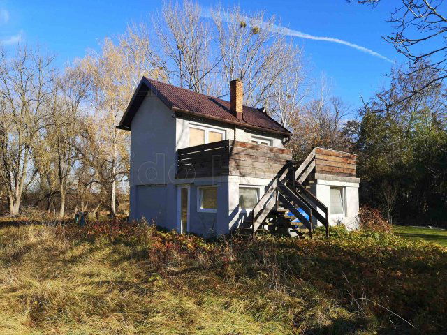 Eladó nyaraló, Győrött 25 M Ft, 3 szobás / költözzbe.hu