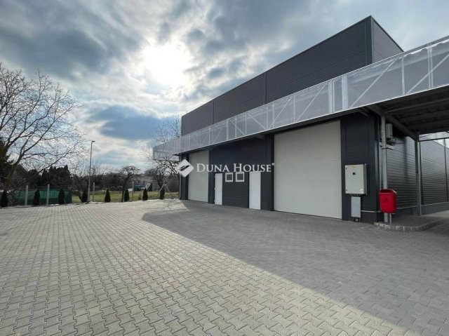 Kiadó ipari ingatlan, Pécsett, Kincses úton 728 E Ft / hó