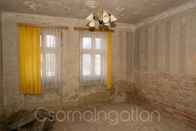 Eladó családi ház, Rábatamásin 11.9 M Ft, 2 szobás