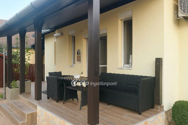 Eladó családi ház, Szigetszentmiklóson 154.9 M Ft, 3+1 szobás