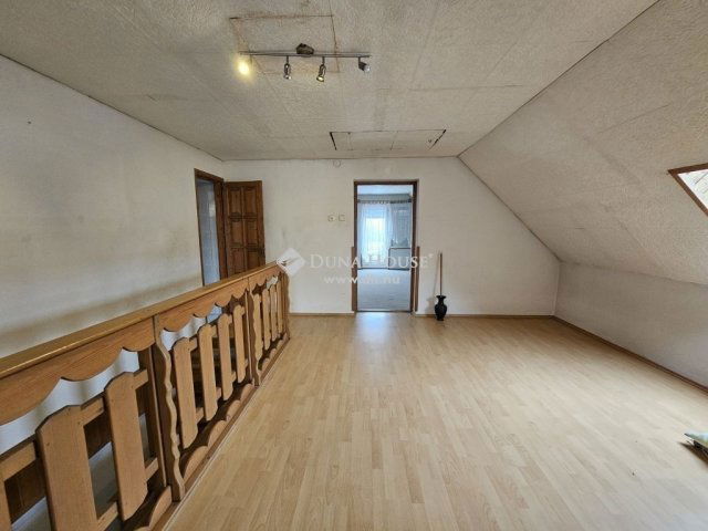 Eladó családi ház, Véménden 44.9 M Ft, 4 szobás