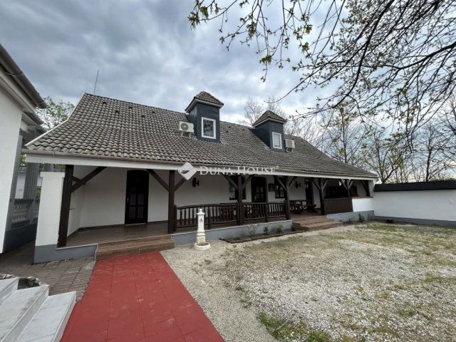 Eladó családi ház, Fülöpszálláson 300 M Ft, 19 szobás