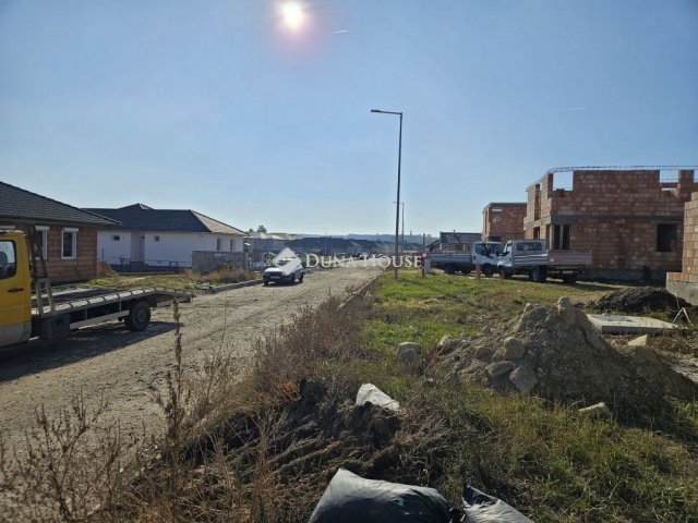 Eladó téglalakás, Mendén 79.9 M Ft, 4 szobás