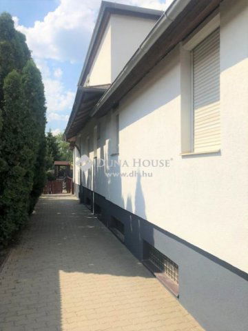 Eladó családi ház, Halásztelken 295 M Ft, 8 szobás