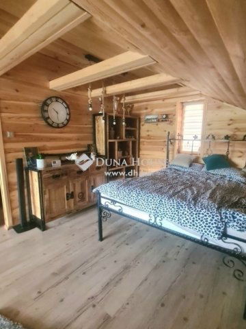 Eladó családi ház, Pécsváradon 140 M Ft, 2 szobás