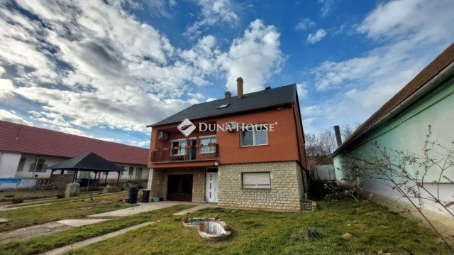 Eladó családi ház, Kakasdon 69.9 M Ft, 5 szobás