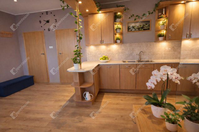 Eladó családi ház, Úrhidán 74.5 M Ft, 4 szobás