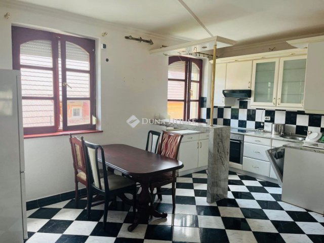 Kiadó családi ház, albérlet, Gödöllőn 250 E Ft / hó