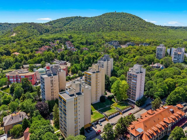 Eladó téglalakás, Budapesten, II. kerületben, Budakeszi úton