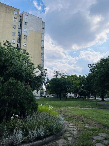 Eladó téglalakás, Budapesten, XV. kerületben 69.5 M Ft, 2 szobás