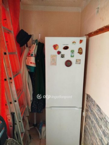 Eladó ikerház, Pécsett 8 M Ft, 2 szobás / költözzbe.hu