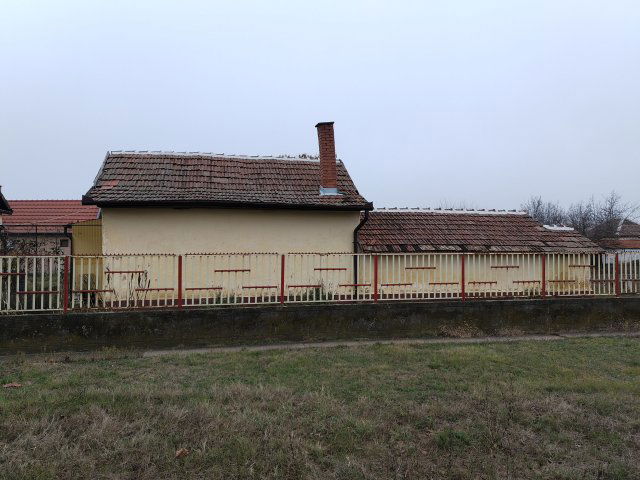 Eladó családi ház, Szászbereken 18 M Ft, 2 szobás