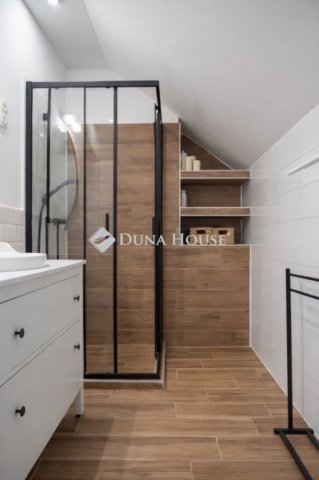 Eladó családi ház, Fóton 219 M Ft, 10 szobás