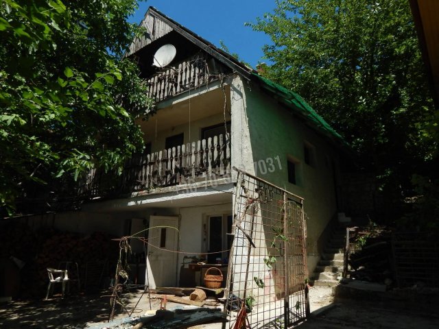 Eladó nyaraló, Tatabányán, Panoráma úton 62.5 M Ft, 3 szobás