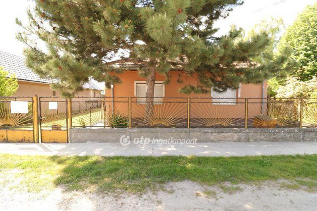 Eladó családi ház, Makádon 29.5 M Ft, 3 szobás