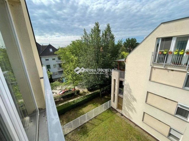 Eladó téglalakás, Szegeden 62 M Ft, 3 szobás