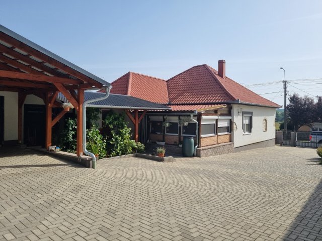 Eladó családi ház, Zalaapátin 65 M Ft, 3 szobás