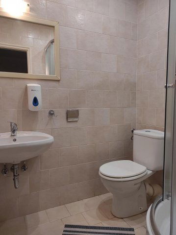 Eladó hotel, Debrecenben 180 M Ft, 4 szobás / költözzbe.hu