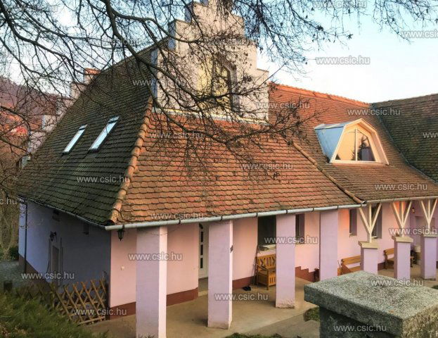 Eladó családi ház, Pilisszántón 134.9 M Ft, 8 szobás