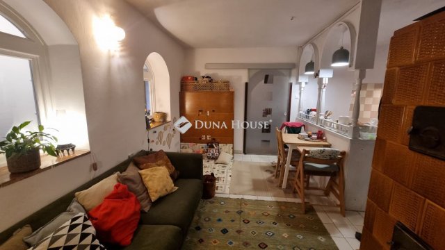 Eladó családi ház, Zsámbékon 64.9 M Ft, 3 szobás